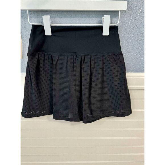 Volare Fitness Limited Edition Mesh To Be collection Black Skirt & Tank Set - Picture 13 of 16
